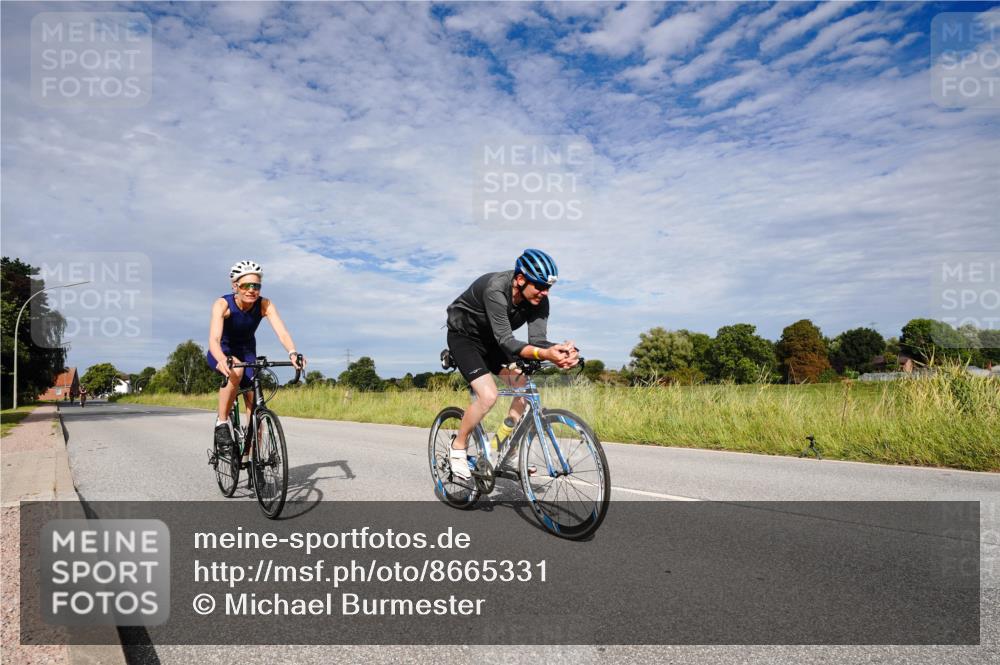 31.08.2025 - Elbe Triathlon Hamburg Michael Burmester http://msf.ph/oto/8665331 31.08.2025 10:08:30 Radfahren 704, 890, 905, 922 meine-sportfotos.de