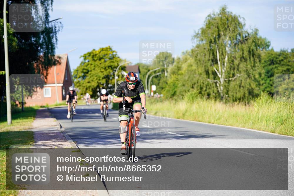 31.08.2025 - Elbe Triathlon Hamburg Michael Burmester http://msf.ph/oto/8665352 31.08.2025 09:29:39 Radfahren 286, 393, 598 meine-sportfotos.de