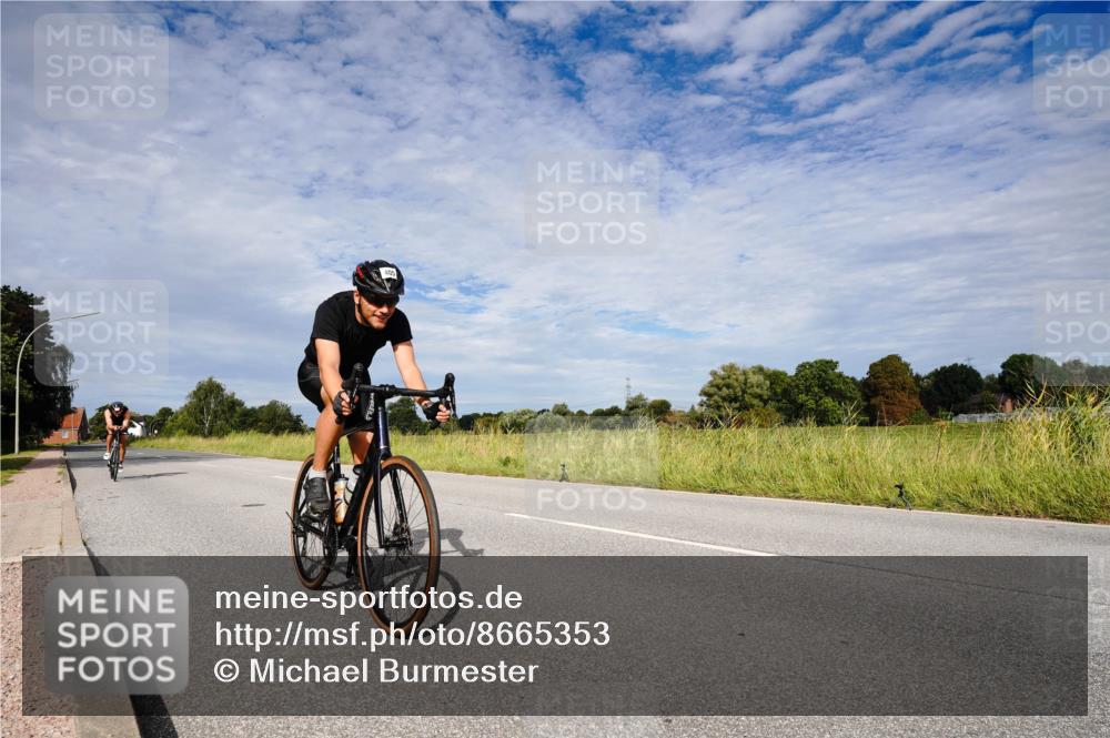 31.08.2025 - Elbe Triathlon Hamburg Michael Burmester http://msf.ph/oto/8665353 31.08.2025 10:08:59 Radfahren 405, 677 meine-sportfotos.de