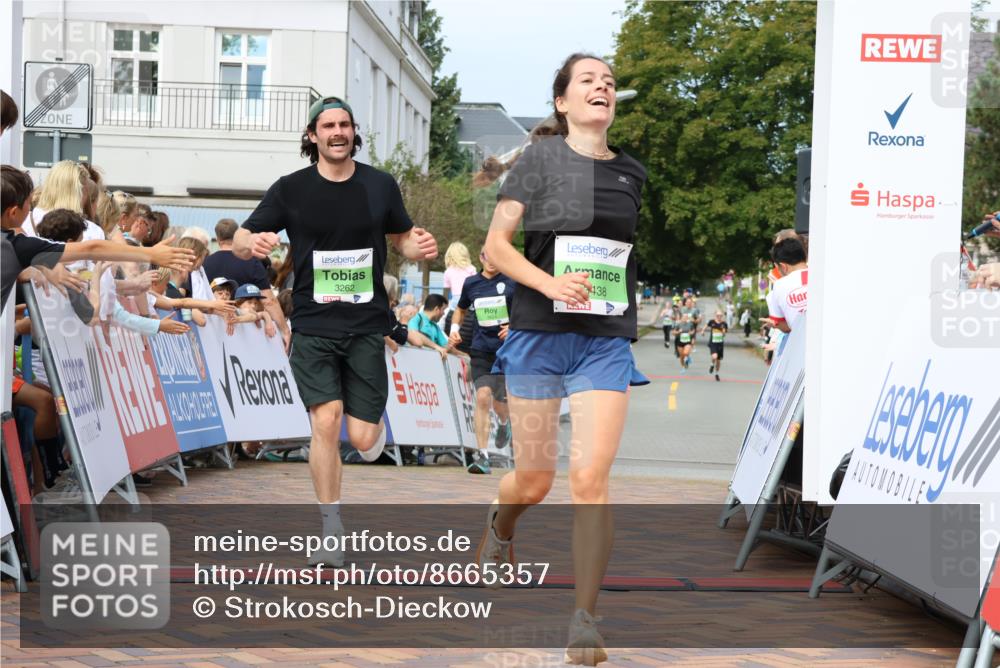 31.08.2025 - 21. Blankeneser Heldenlauf Strokosch-Dieckow http://msf.ph/oto/8665357 31.08.2025 10:59:56 Ziel 3624, 3262, 3438 meine-sportfotos.de