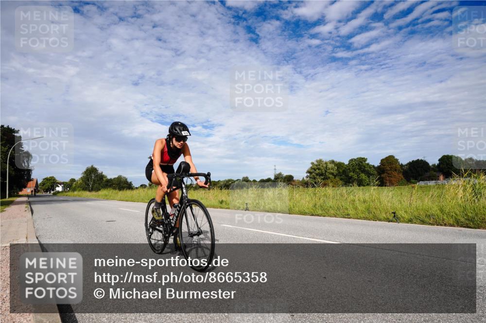 31.08.2025 - Elbe Triathlon Hamburg Michael Burmester http://msf.ph/oto/8665358 31.08.2025 10:09:15 Radfahren 524, 876 meine-sportfotos.de