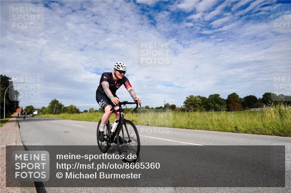 31.08.2025 - Elbe Triathlon Hamburg Michael Burmester http://msf.ph/oto/8665360 31.08.2025 10:09:23 Radfahren 391, 524 meine-sportfotos.de