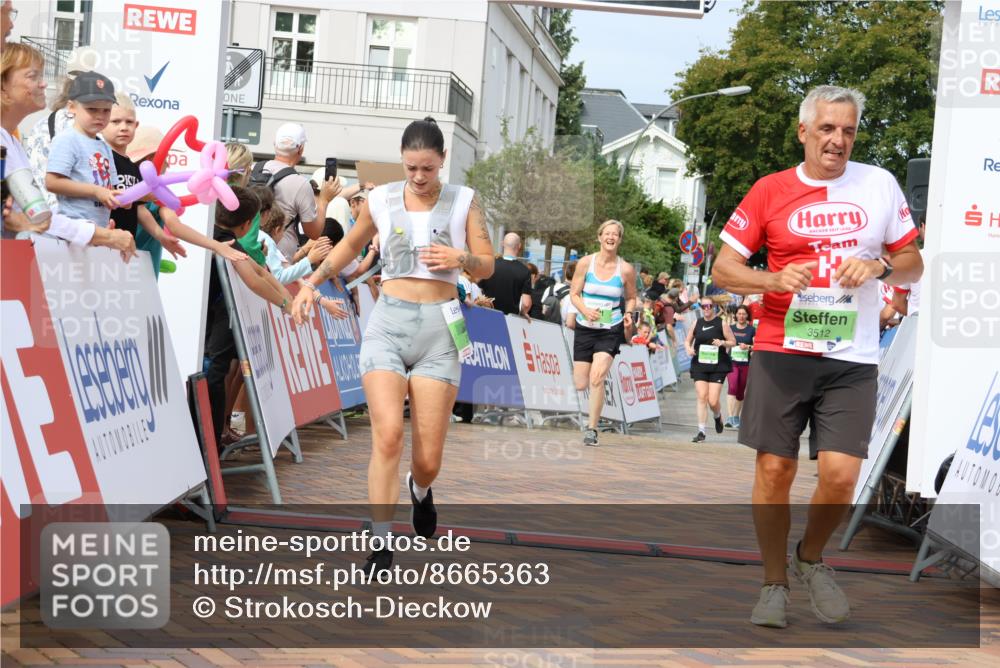 31.08.2025 - 21. Blankeneser Heldenlauf Strokosch-Dieckow http://msf.ph/oto/8665363 31.08.2025 11:18:20 Ziel 3717, 3718, 3537, 3512 meine-sportfotos.de