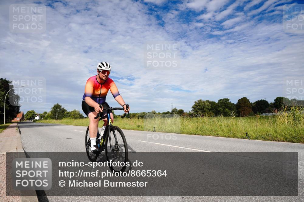 31.08.2025 - Elbe Triathlon Hamburg Michael Burmester http://msf.ph/oto/8665364 31.08.2025 10:09:33 Radfahren 503 meine-sportfotos.de