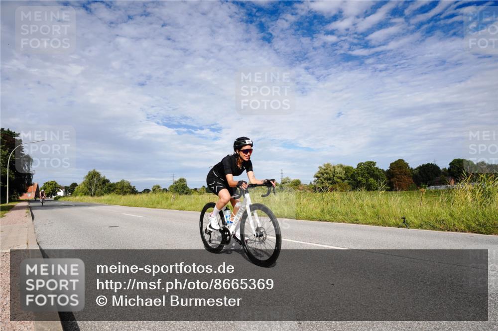 31.08.2025 - Elbe Triathlon Hamburg Michael Burmester http://msf.ph/oto/8665369 31.08.2025 10:09:47 Radfahren 401, 768, 817 meine-sportfotos.de
