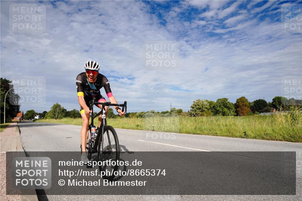 31.08.2025 - Elbe Triathlon Hamburg Michael Burmester http://msf.ph/oto/8665374 31.08.2025 10:09:56 Radfahren 662 meine-sportfotos.de
