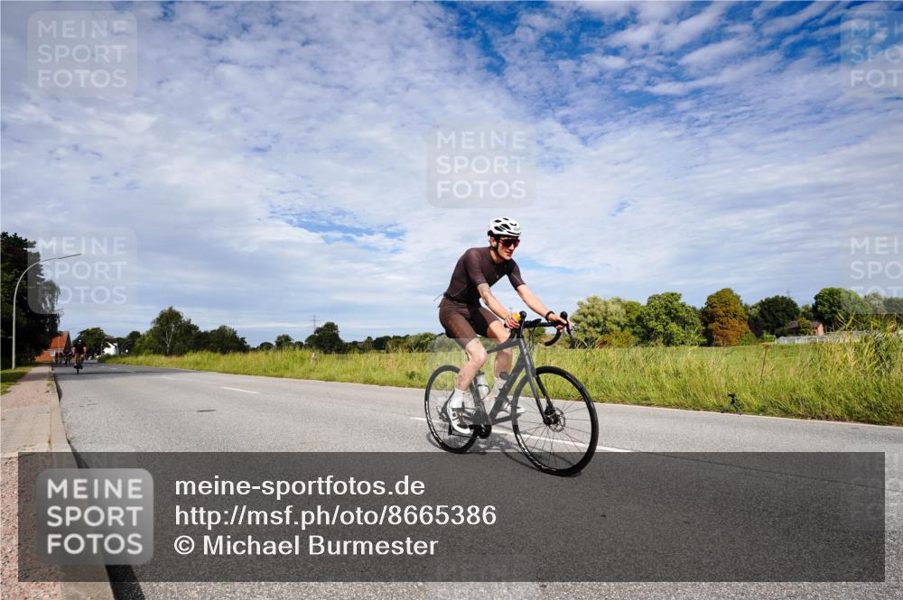 31.08.2025 - Elbe Triathlon Hamburg Michael Burmester http://msf.ph/oto/8665386 31.08.2025 10:10:16 Radfahren 459, 590, 652, 699, 789 meine-sportfotos.de