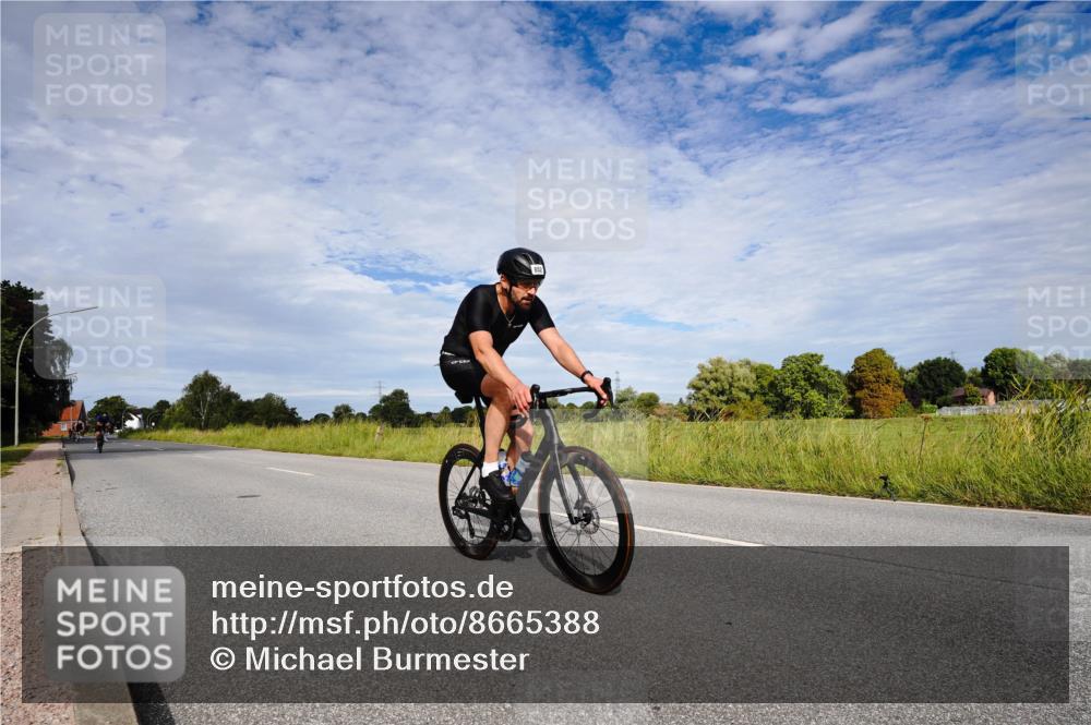 31.08.2025 - Elbe Triathlon Hamburg Michael Burmester http://msf.ph/oto/8665388 31.08.2025 10:10:19 Radfahren 459, 590, 652, 716, 910 meine-sportfotos.de