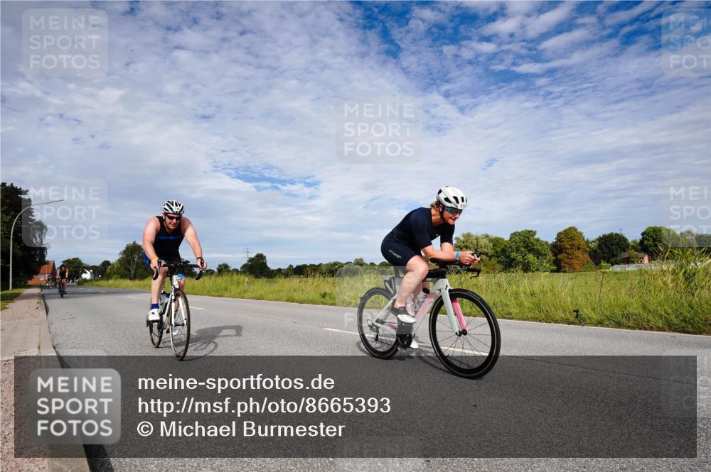 31.08.2025 - Elbe Triathlon Hamburg Michael Burmester http://msf.ph/oto/8665393 31.08.2025 10:10:25 Radfahren 590, 631, 680, 715, 716, 809, 910 meine-sportfotos.de