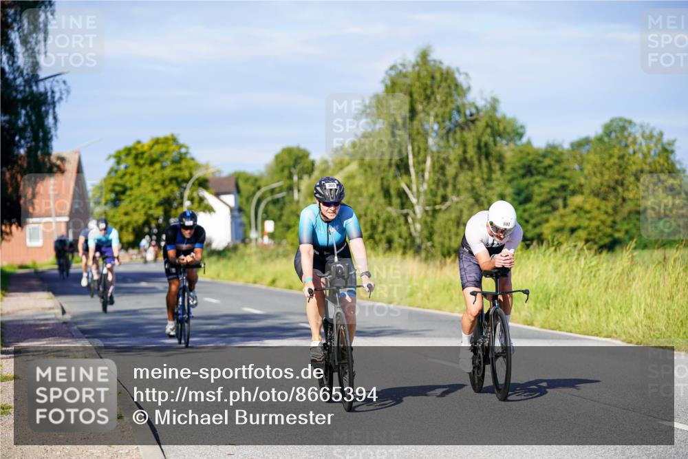 31.08.2025 - Elbe Triathlon Hamburg Michael Burmester http://msf.ph/oto/8665394 31.08.2025 09:30:03 Radfahren 305, 380, 387, 427, 680, 773 meine-sportfotos.de