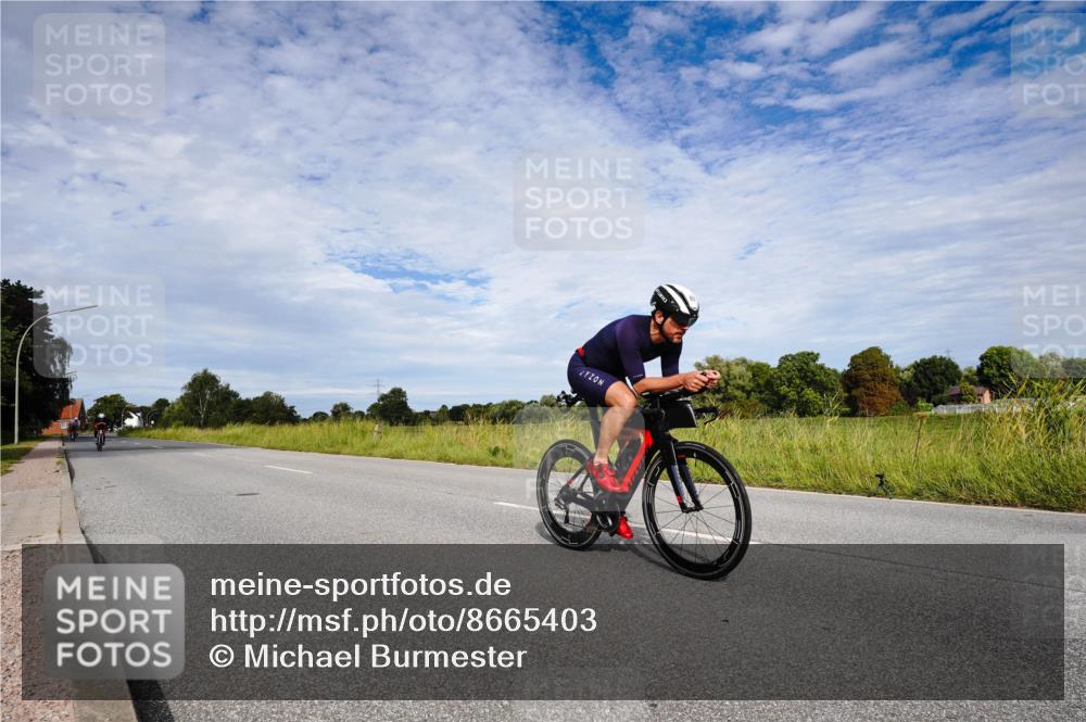 31.08.2025 - Elbe Triathlon Hamburg Michael Burmester http://msf.ph/oto/8665403 31.08.2025 10:10:32 Radfahren 558, 631, 678, 715, 829 meine-sportfotos.de