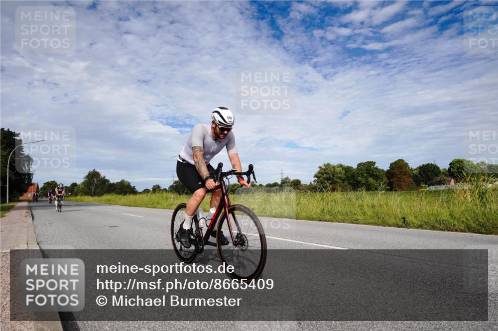 31.08.2025 - Elbe Triathlon Hamburg Michael Burmester http://msf.ph/oto/8665409 31.08.2025 10:10:37 Radfahren 497, 558, 678, 829, 929 meine-sportfotos.de