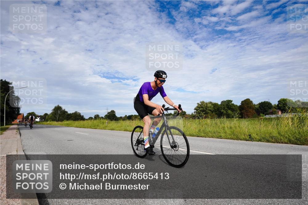 31.08.2025 - Elbe Triathlon Hamburg Michael Burmester http://msf.ph/oto/8665413 31.08.2025 10:10:41 Radfahren 497, 653, 678, 893, 929 meine-sportfotos.de