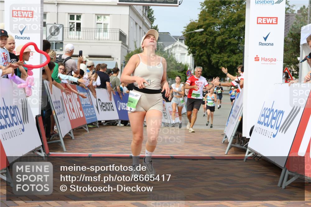 31.08.2025 - 21. Blankeneser Heldenlauf Strokosch-Dieckow http://msf.ph/oto/8665417 31.08.2025 11:18:16 Ziel 3092, 3717, 3718, 3510, 3512 meine-sportfotos.de