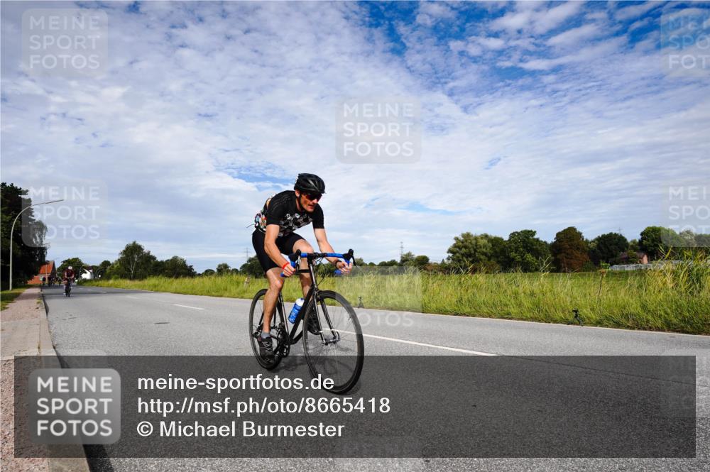 31.08.2025 - Elbe Triathlon Hamburg Michael Burmester http://msf.ph/oto/8665418 31.08.2025 10:10:45 Radfahren 497, 653, 893 meine-sportfotos.de
