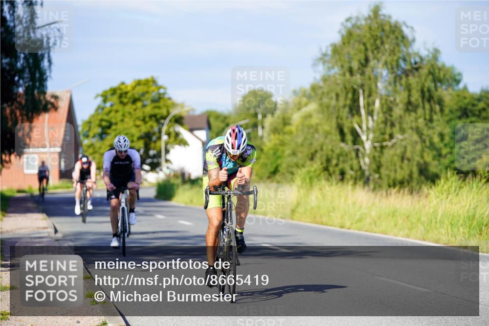 31.08.2025 - Elbe Triathlon Hamburg Michael Burmester http://msf.ph/oto/8665419 31.08.2025 09:30:10 Radfahren 213, 427, 431, 527, 613, 617 meine-sportfotos.de