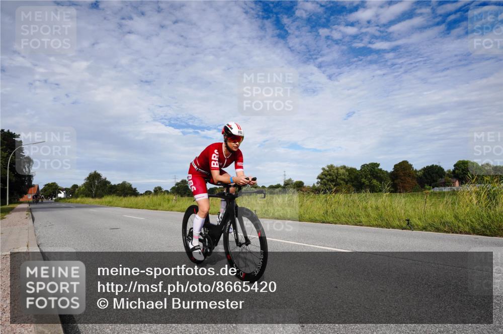 31.08.2025 - Elbe Triathlon Hamburg Michael Burmester http://msf.ph/oto/8665420 31.08.2025 10:10:47 Radfahren 616, 653, 893 meine-sportfotos.de