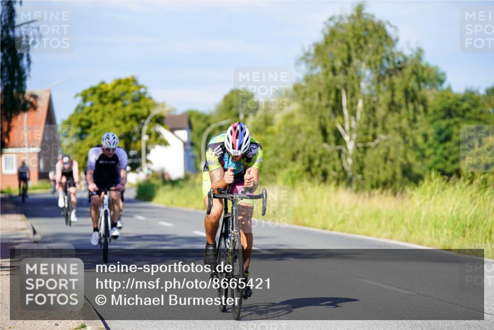 31.08.2025 - Elbe Triathlon Hamburg Michael Burmester http://msf.ph/oto/8665421 31.08.2025 09:30:11 Radfahren 213, 427, 431, 527, 613, 617 meine-sportfotos.de