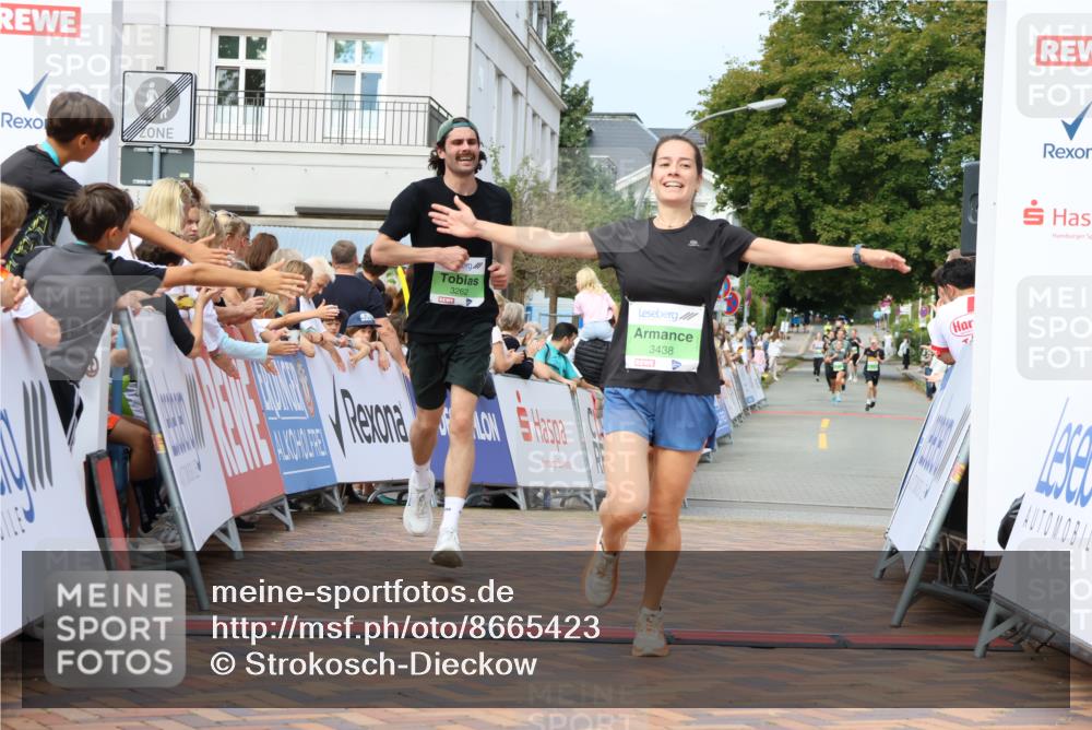 31.08.2025 - 21. Blankeneser Heldenlauf Strokosch-Dieckow http://msf.ph/oto/8665423 31.08.2025 10:59:55 Ziel 3364, 3624, 3262, 3438 meine-sportfotos.de