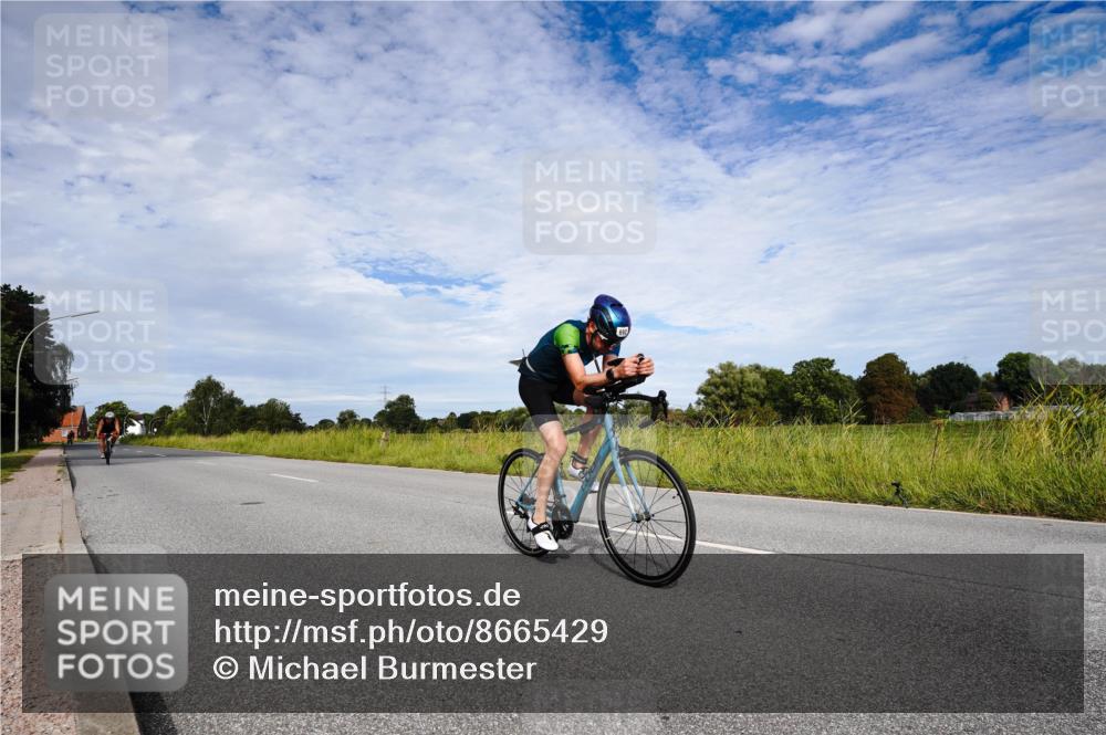 31.08.2025 - Elbe Triathlon Hamburg Michael Burmester http://msf.ph/oto/8665429 31.08.2025 10:10:57 Radfahren 521, 606, 627, 692, 785 meine-sportfotos.de