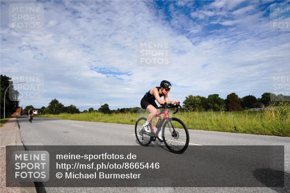 31.08.2025 - Elbe Triathlon Hamburg Michael Burmester http://msf.ph/oto/8665446 31.08.2025 10:11:32 Radfahren 650, 830, 840, 853, 870, 894 meine-sportfotos.de