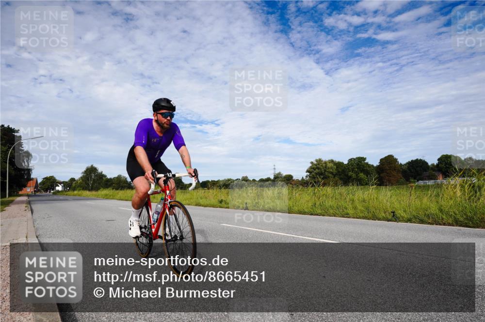 31.08.2025 - Elbe Triathlon Hamburg Michael Burmester http://msf.ph/oto/8665451 31.08.2025 10:11:49 Radfahren 511 meine-sportfotos.de