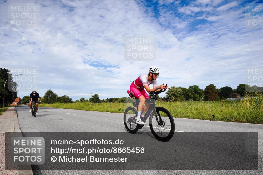 31.08.2025 - Elbe Triathlon Hamburg Michael Burmester http://msf.ph/oto/8665456 31.08.2025 10:12:06 Radfahren 402, 593, 701, 852, 882 meine-sportfotos.de
