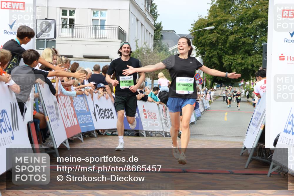 31.08.2025 - 21. Blankeneser Heldenlauf Strokosch-Dieckow http://msf.ph/oto/8665457 31.08.2025 10:59:55 Ziel 3364, 3624, 3262, 3438 meine-sportfotos.de