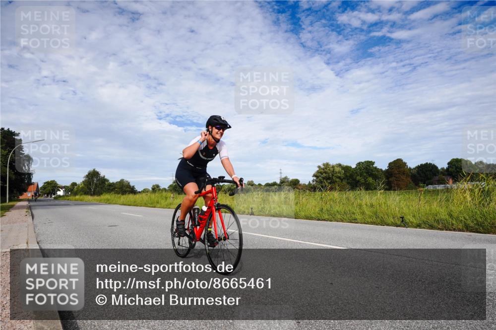 31.08.2025 - Elbe Triathlon Hamburg Michael Burmester http://msf.ph/oto/8665461 31.08.2025 10:12:08 Radfahren 402, 593, 701, 852, 882 meine-sportfotos.de