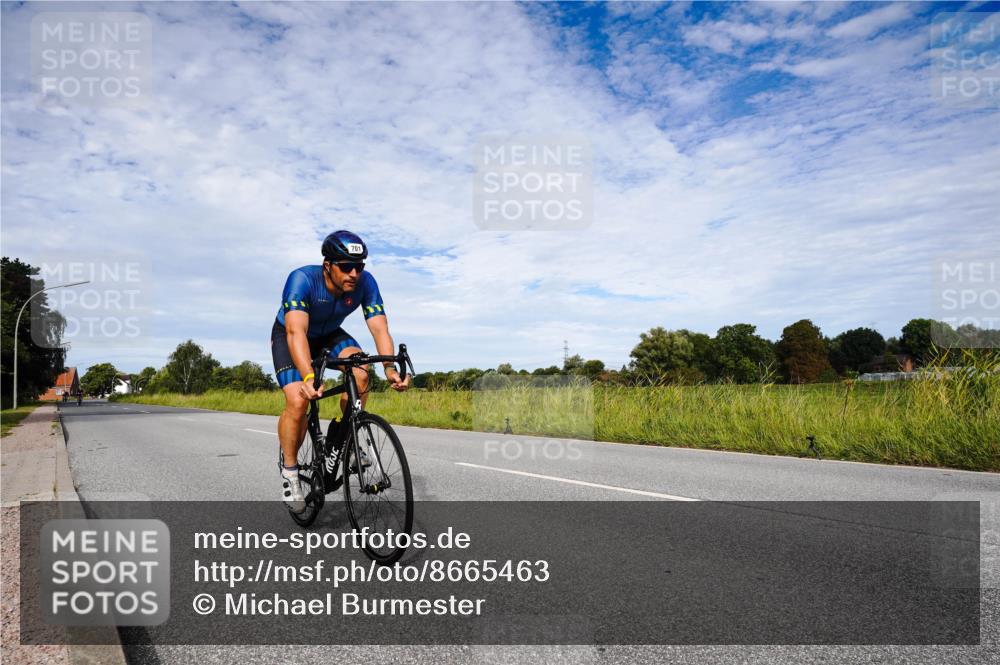 31.08.2025 - Elbe Triathlon Hamburg Michael Burmester http://msf.ph/oto/8665463 31.08.2025 10:12:14 Radfahren 601, 701 meine-sportfotos.de