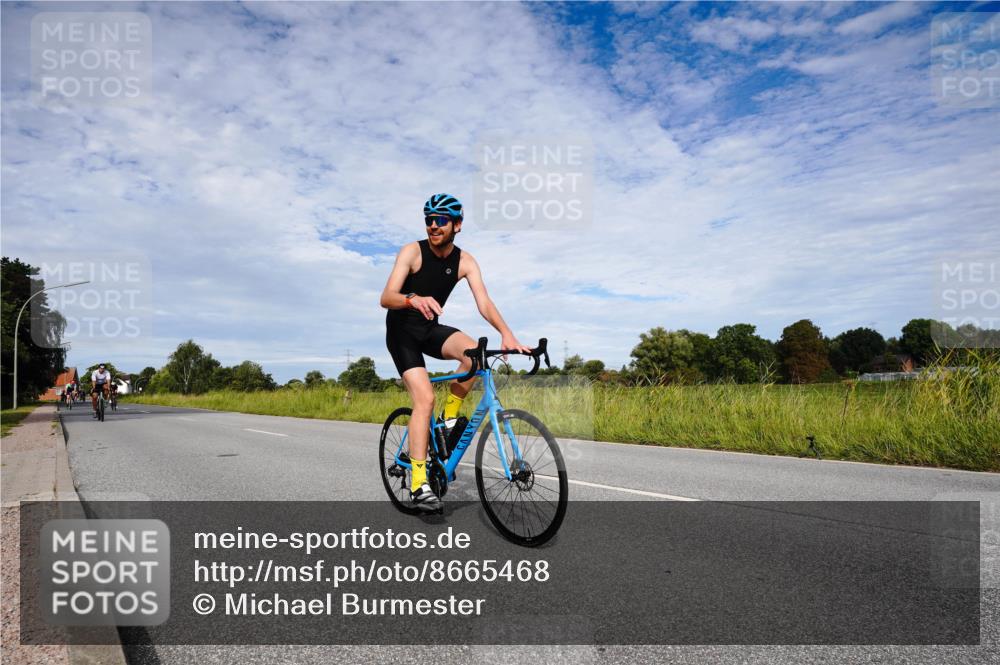 31.08.2025 - Elbe Triathlon Hamburg Michael Burmester http://msf.ph/oto/8665468 31.08.2025 10:12:25 Radfahren 473, 587, 608, 665 meine-sportfotos.de