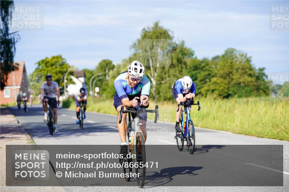 31.08.2025 - Elbe Triathlon Hamburg Michael Burmester http://msf.ph/oto/8665471 31.08.2025 09:30:19 Radfahren 170, 213, 343, 400, 465, 534 meine-sportfotos.de