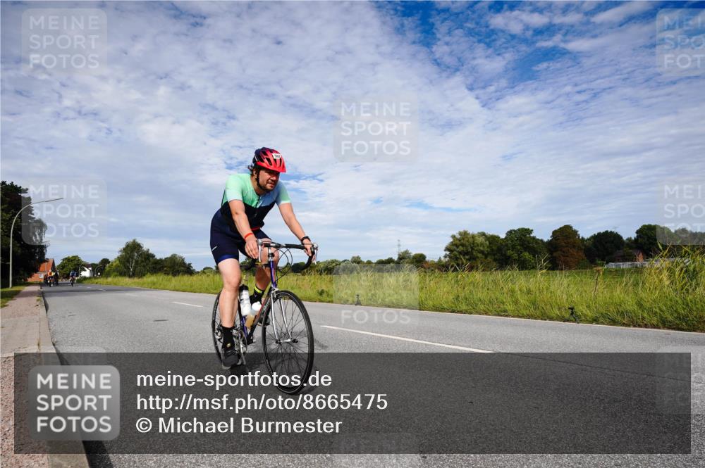 31.08.2025 - Elbe Triathlon Hamburg Michael Burmester http://msf.ph/oto/8665475 31.08.2025 10:12:30 Radfahren 499, 536, 587, 648, 665, 708, 748, 848 meine-sportfotos.de