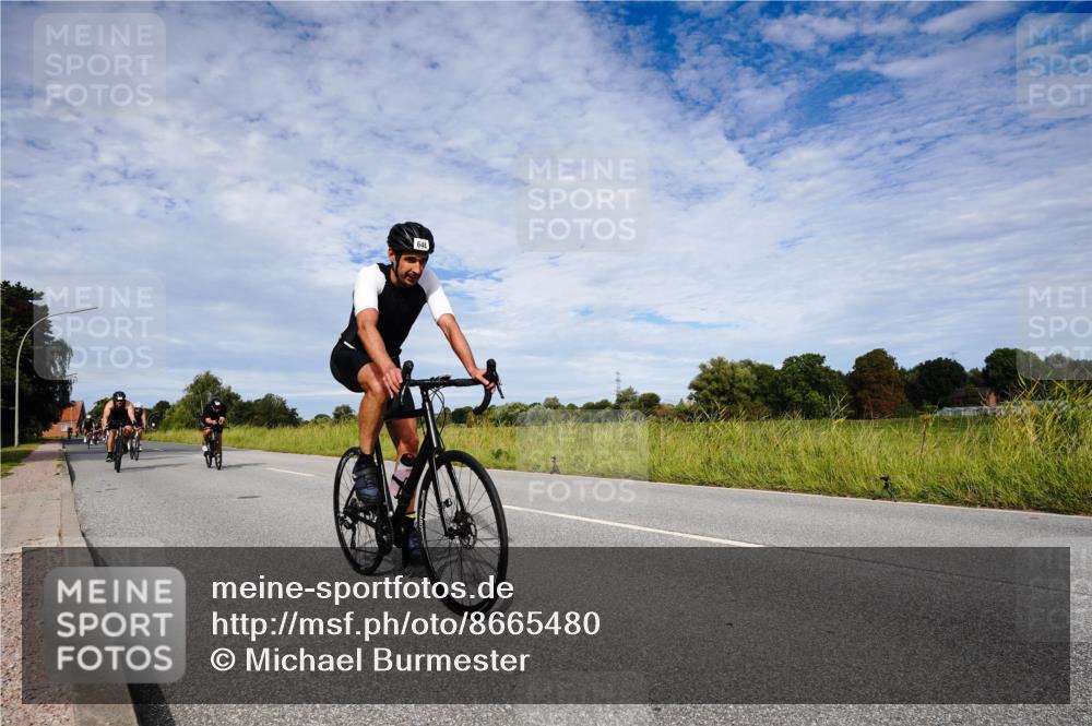 31.08.2025 - Elbe Triathlon Hamburg Michael Burmester http://msf.ph/oto/8665480 31.08.2025 10:12:36 Radfahren 499, 530, 536, 648, 673, 708, 720, 748, 815, 848 meine-sportfotos.de