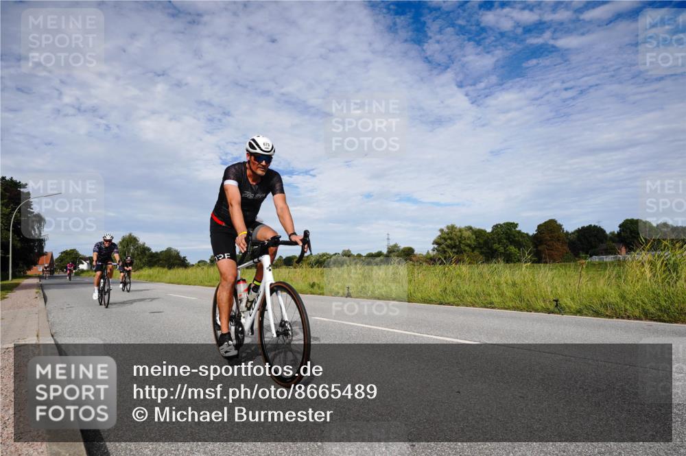 31.08.2025 - Elbe Triathlon Hamburg Michael Burmester http://msf.ph/oto/8665489 31.08.2025 10:12:40 Radfahren 530, 536, 673, 720, 813, 815, 848 meine-sportfotos.de