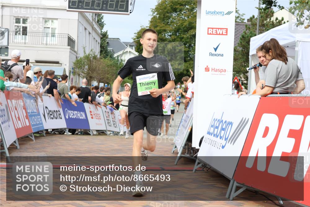 31.08.2025 - 21. Blankeneser Heldenlauf Strokosch-Dieckow http://msf.ph/oto/8665493 31.08.2025 11:18:13 Ziel 3092, 3124, 3717, 3510 meine-sportfotos.de
