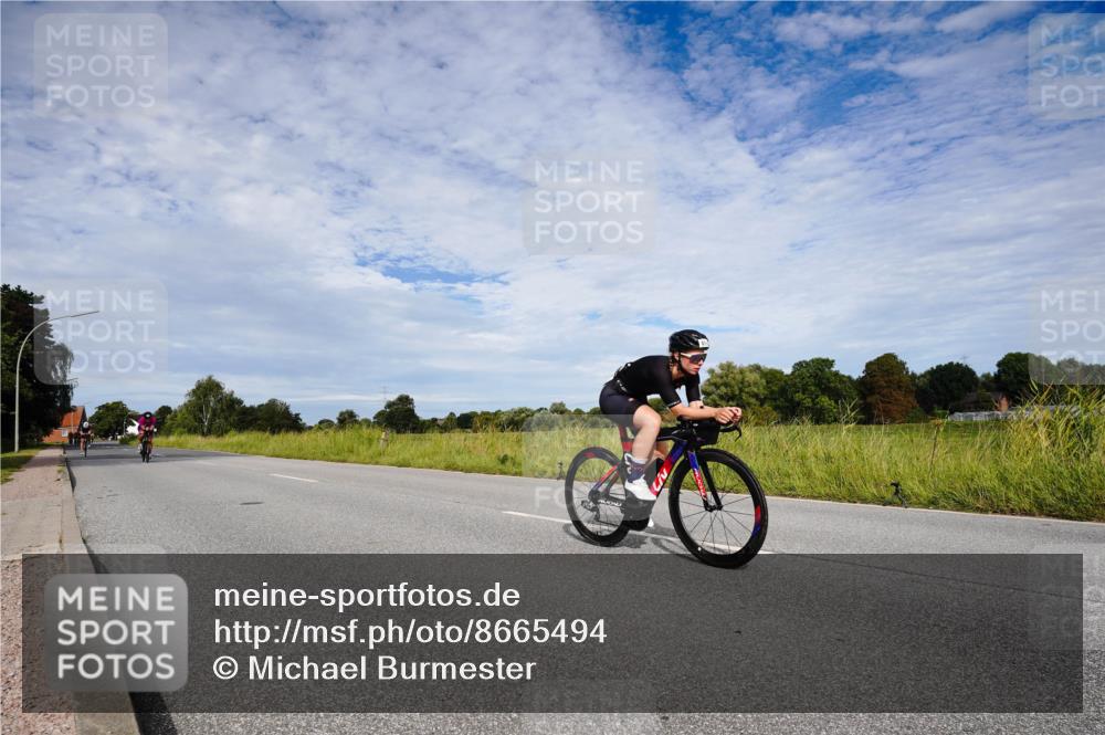 31.08.2025 - Elbe Triathlon Hamburg Michael Burmester http://msf.ph/oto/8665494 31.08.2025 10:12:41 Radfahren 530, 669, 673, 700, 720, 813, 815 meine-sportfotos.de
