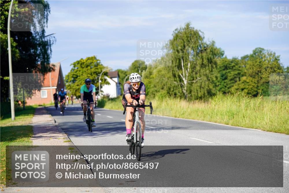 31.08.2025 - Elbe Triathlon Hamburg Michael Burmester http://msf.ph/oto/8665497 31.08.2025 09:30:31 Radfahren 280, 384, 533 meine-sportfotos.de