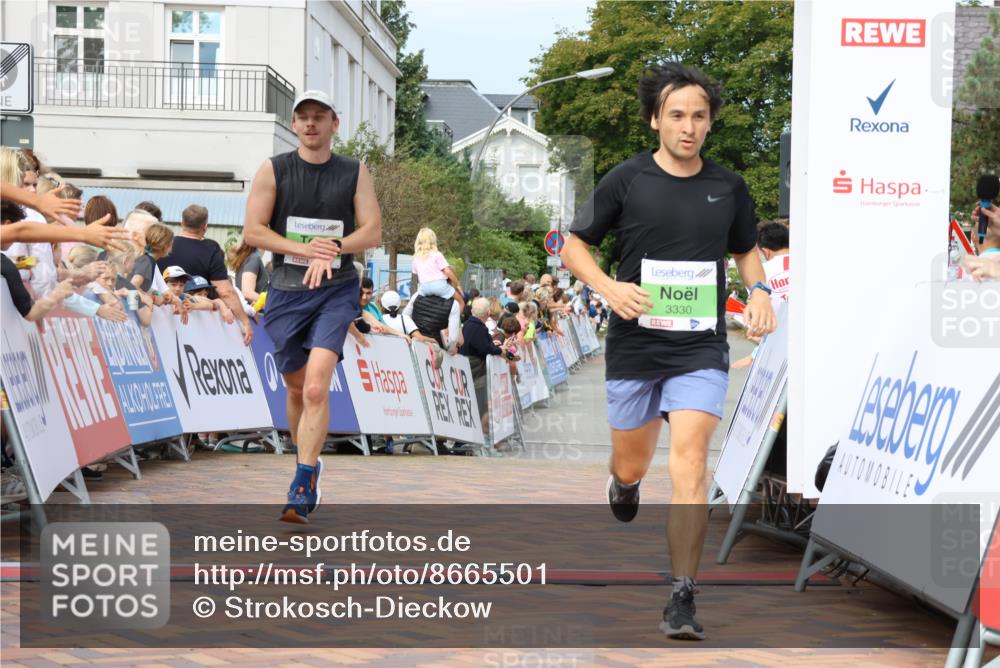 31.08.2025 - 21. Blankeneser Heldenlauf Strokosch-Dieckow http://msf.ph/oto/8665501 31.08.2025 10:59:47 Ziel 3551, 3330, 3364, 3467 meine-sportfotos.de