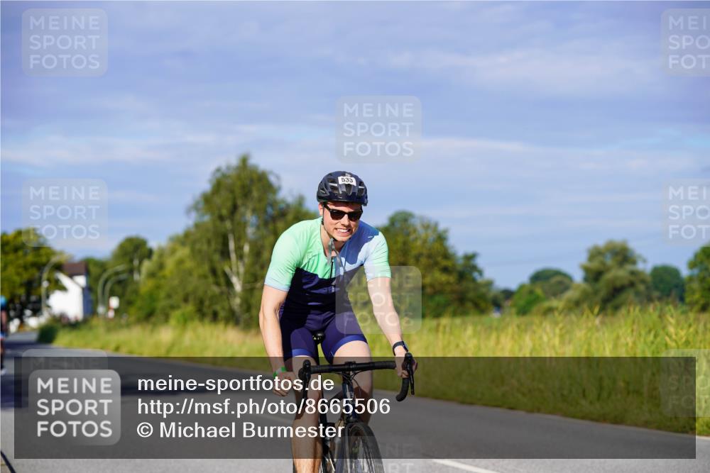 31.08.2025 - Elbe Triathlon Hamburg Michael Burmester http://msf.ph/oto/8665506 31.08.2025 09:30:34 Radfahren 280, 364, 384, 421, 533, 539 meine-sportfotos.de