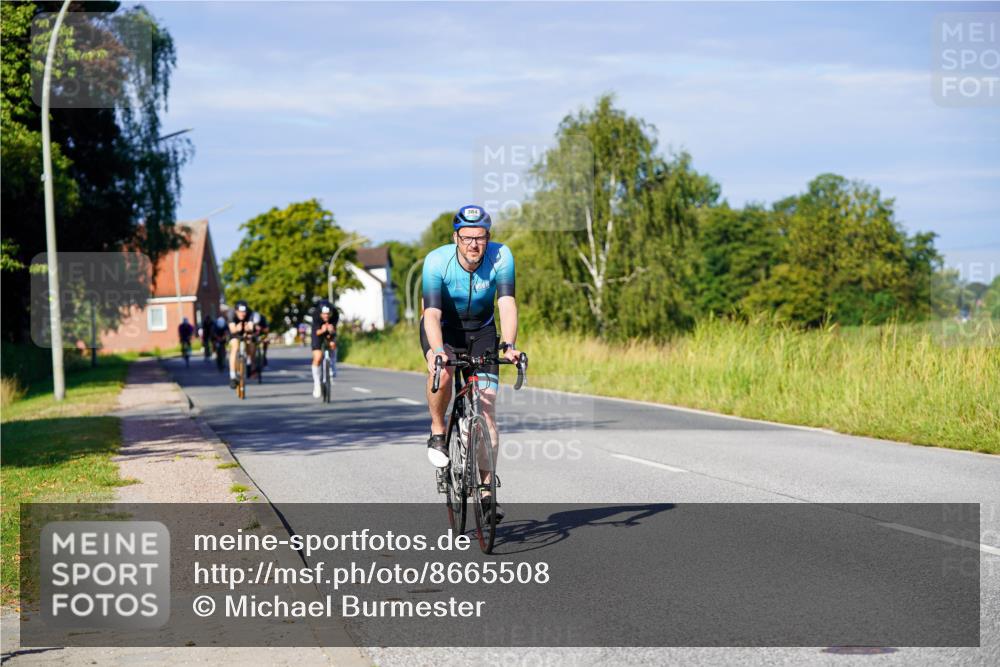 31.08.2025 - Elbe Triathlon Hamburg Michael Burmester http://msf.ph/oto/8665508 31.08.2025 09:30:37 Radfahren 364, 384, 421, 533, 539, 669 meine-sportfotos.de