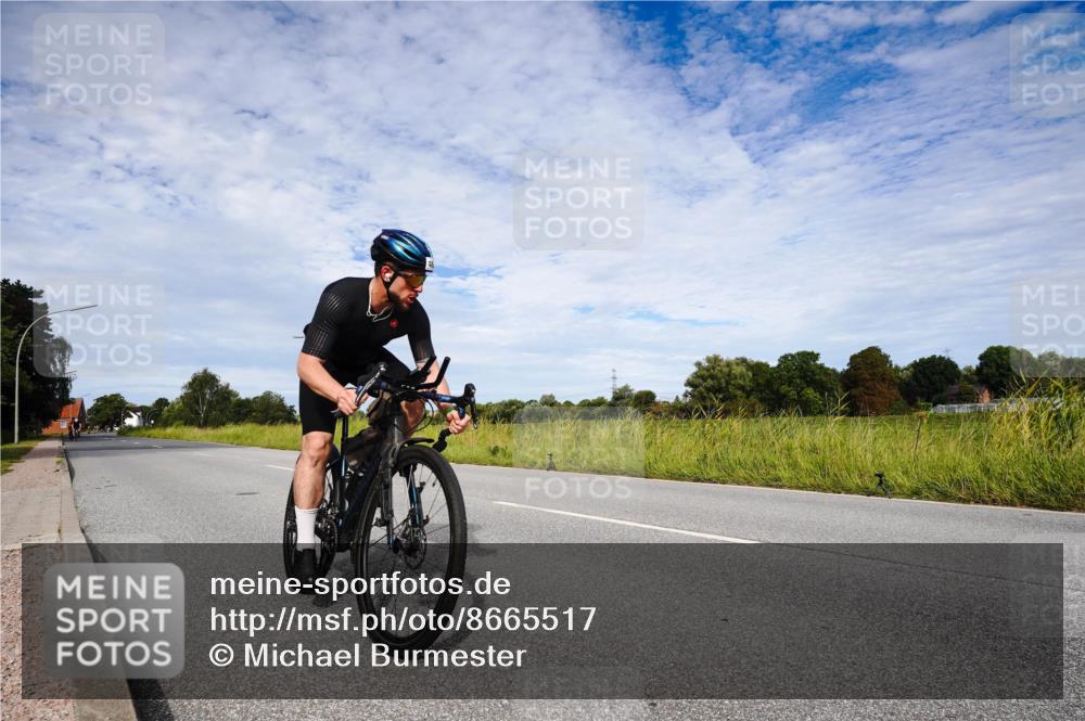 31.08.2025 - Elbe Triathlon Hamburg Michael Burmester http://msf.ph/oto/8665517 31.08.2025 10:13:01 Radfahren 486, 500, 711, 779 meine-sportfotos.de