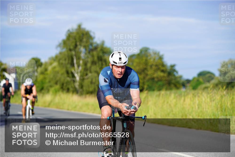 31.08.2025 - Elbe Triathlon Hamburg Michael Burmester http://msf.ph/oto/8665528 31.08.2025 09:30:43 Radfahren 192, 364, 413, 421, 669, 684, 756 meine-sportfotos.de