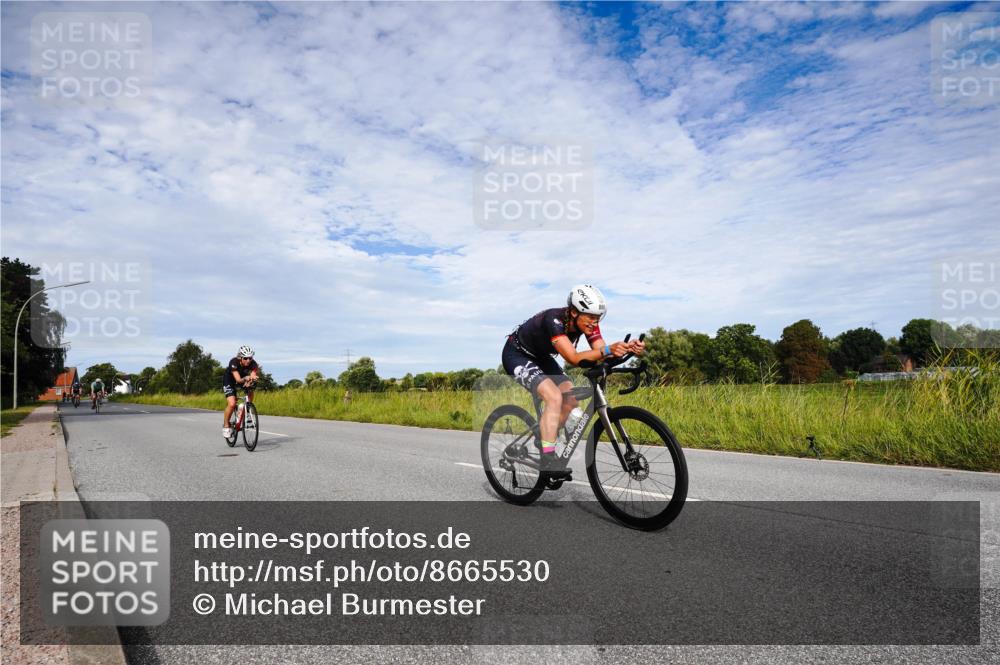 31.08.2025 - Elbe Triathlon Hamburg Michael Burmester http://msf.ph/oto/8665530 31.08.2025 10:13:16 Radfahren 417, 477, 546, 719, 833, 866, 913 meine-sportfotos.de