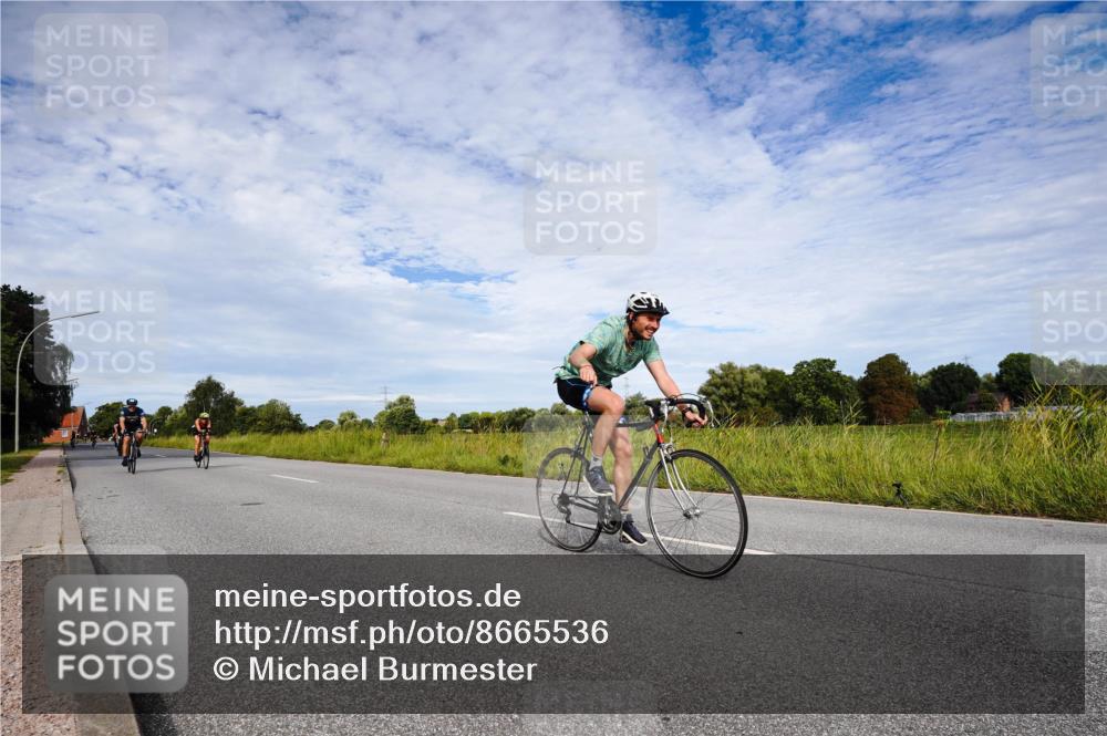 31.08.2025 - Elbe Triathlon Hamburg Michael Burmester http://msf.ph/oto/8665536 31.08.2025 10:13:19 Radfahren 417, 477, 494, 546, 833, 851, 913 meine-sportfotos.de