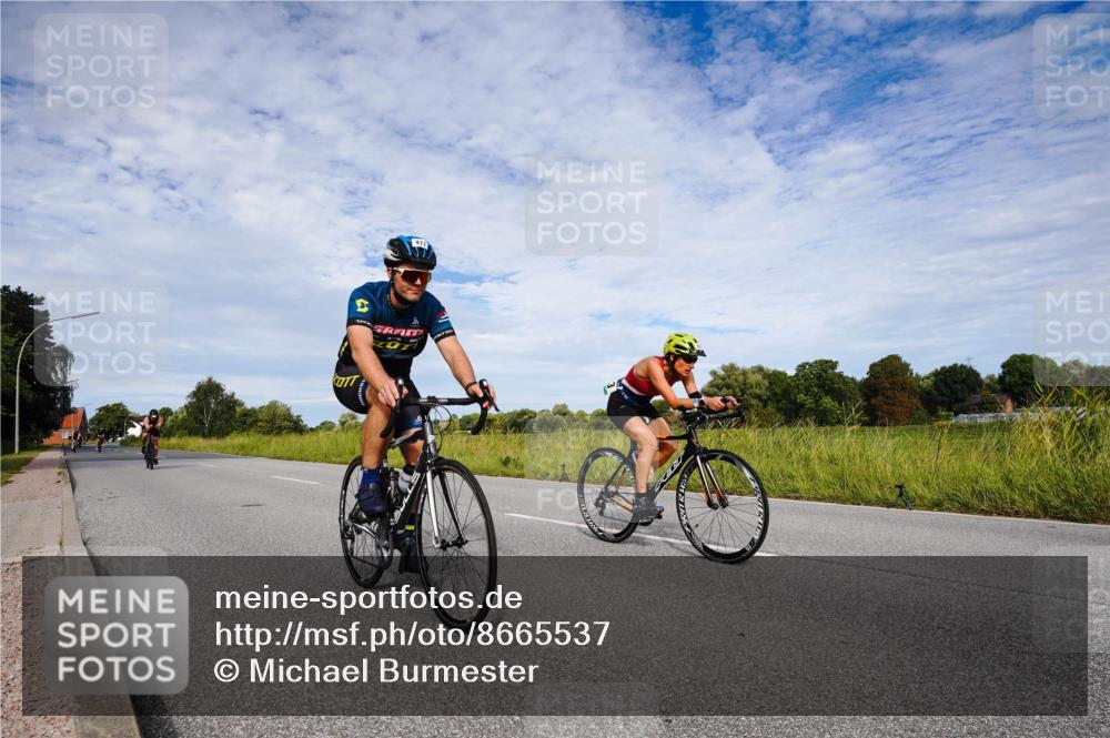 31.08.2025 - Elbe Triathlon Hamburg Michael Burmester http://msf.ph/oto/8665537 31.08.2025 10:13:21 Radfahren 417, 477, 494, 546, 833, 851 meine-sportfotos.de