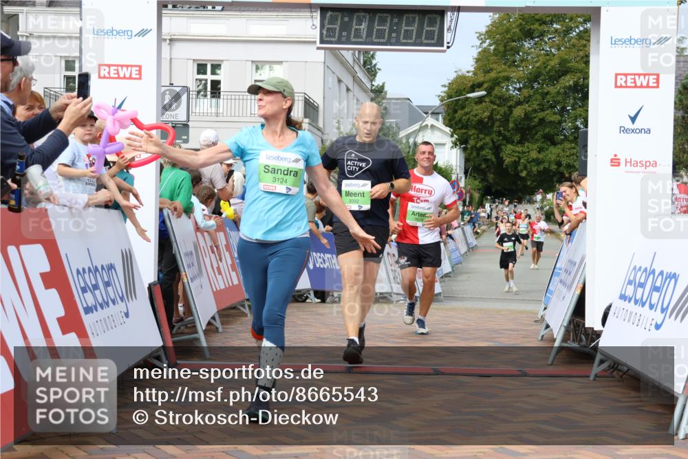 31.08.2025 - 21. Blankeneser Heldenlauf Strokosch-Dieckow http://msf.ph/oto/8665543 31.08.2025 11:18:08 Ziel 3092, 3345, 3124, 3594, 3510 meine-sportfotos.de
