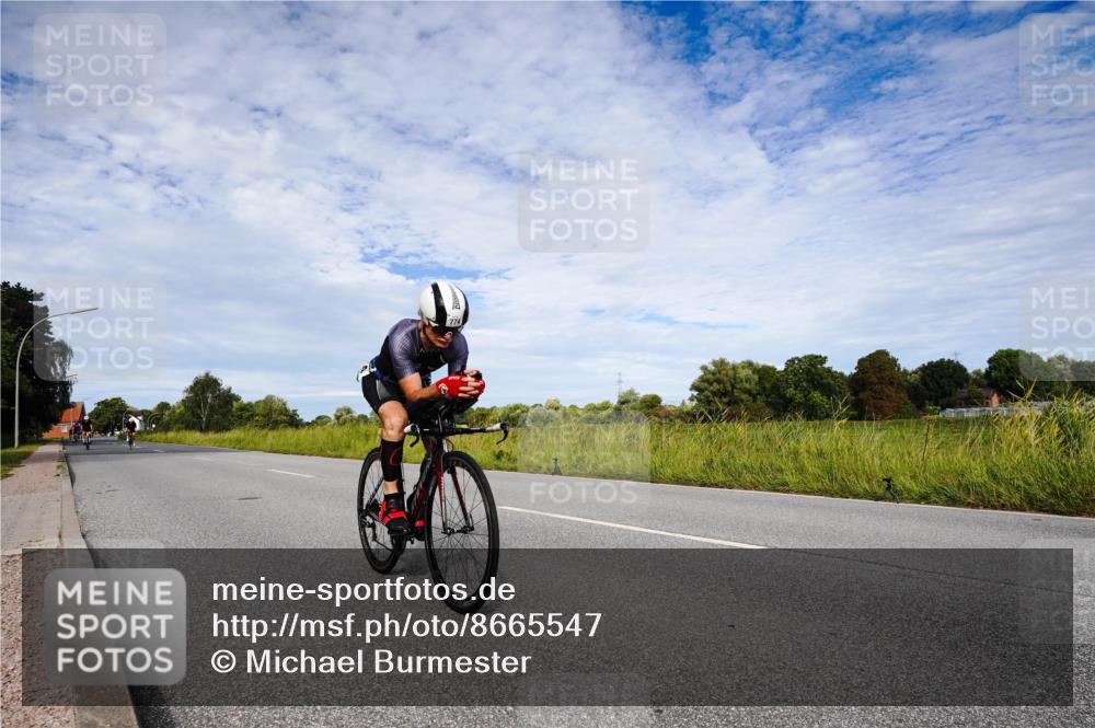 31.08.2025 - Elbe Triathlon Hamburg Michael Burmester http://msf.ph/oto/8665547 31.08.2025 10:13:31 Radfahren 432, 774, 837, 887 meine-sportfotos.de