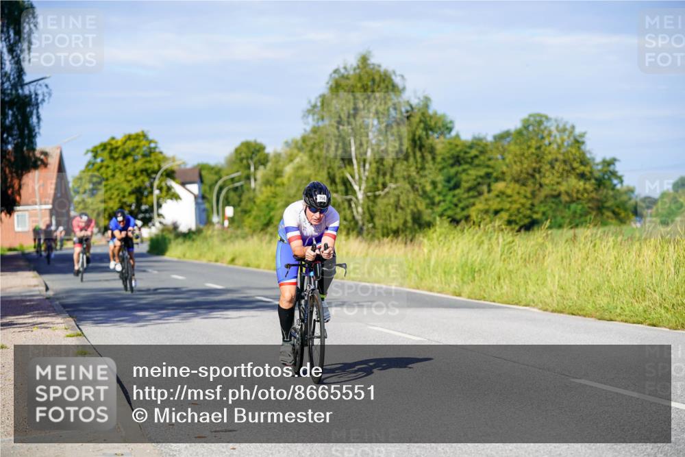 31.08.2025 - Elbe Triathlon Hamburg Michael Burmester http://msf.ph/oto/8665551 31.08.2025 09:30:49 Radfahren 332, 378, 413, 476, 602, 684, 756 meine-sportfotos.de