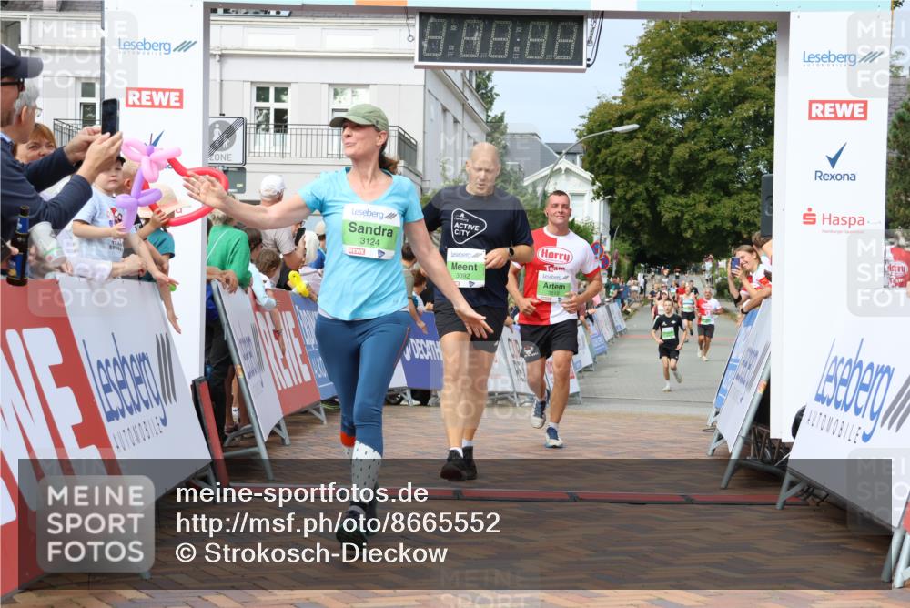 31.08.2025 - 21. Blankeneser Heldenlauf Strokosch-Dieckow http://msf.ph/oto/8665552 31.08.2025 11:18:08 Ziel 3092, 3345, 3124, 3594, 3510 meine-sportfotos.de